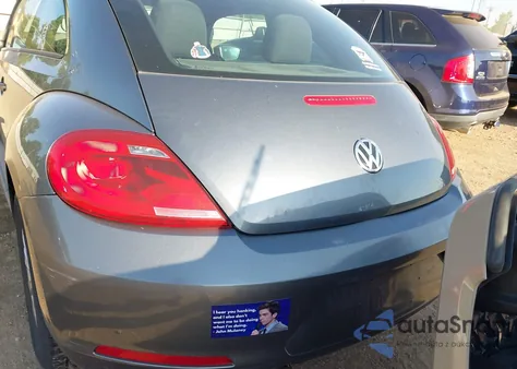 2013 Volkswagen Beetle 2.5L Entry z USA, uszkodzony, nr VIN 3VWFP7AT0DM604980